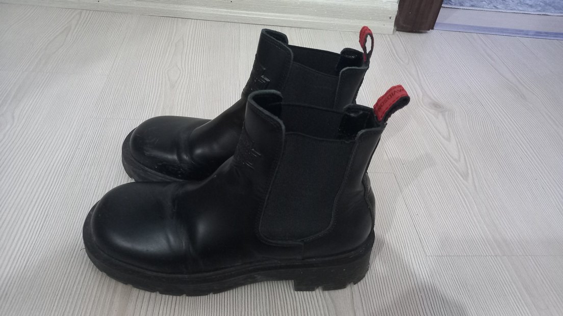 siyah kadın bot - Görsel 4