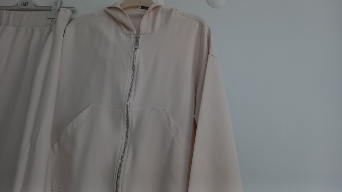 beyaz drapeli kadın takim - Görsel 5