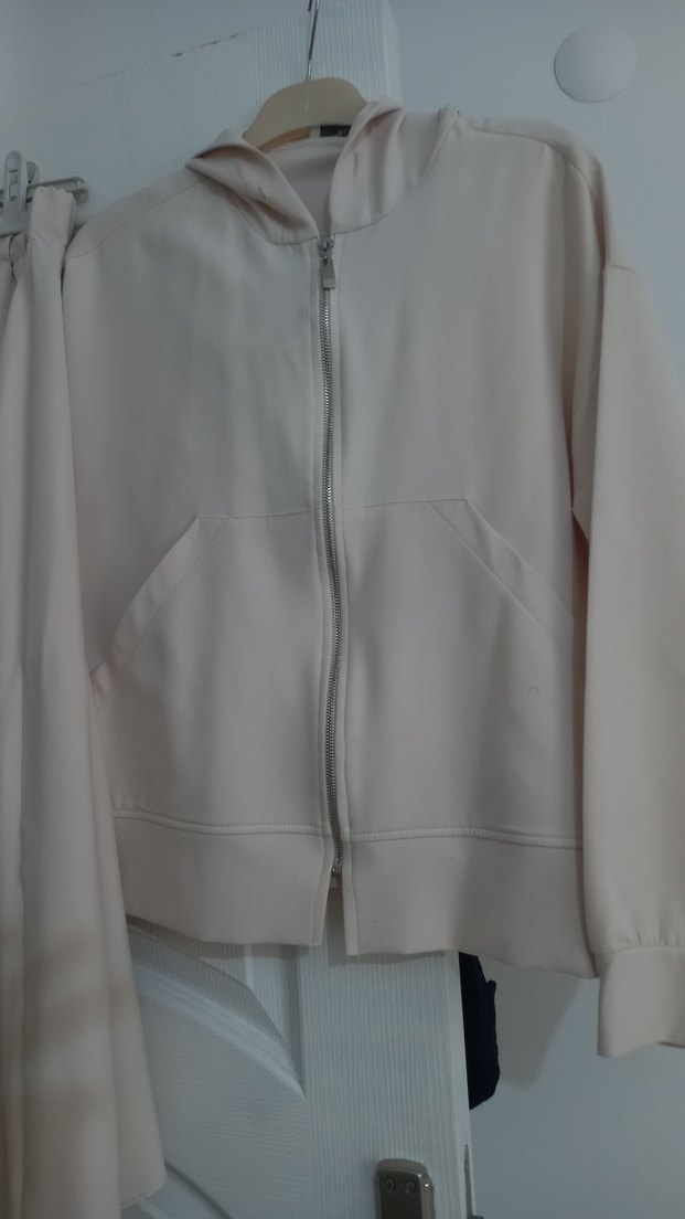 beyaz drapeli kadın takim - Görsel 2