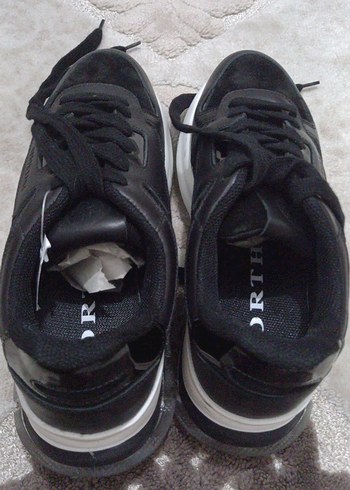 Siyah Bağcıklı Kadın Spor Ayakkabı - Görsel 3