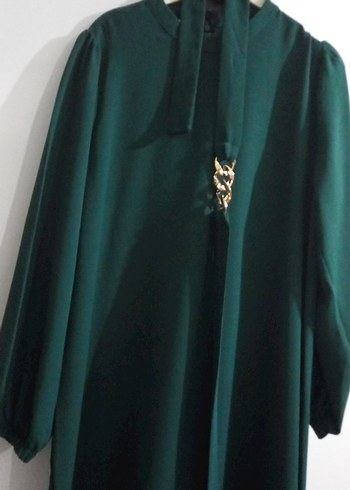 Zincir Detaylı Uzun Yeşil Elbise - Görsel 2