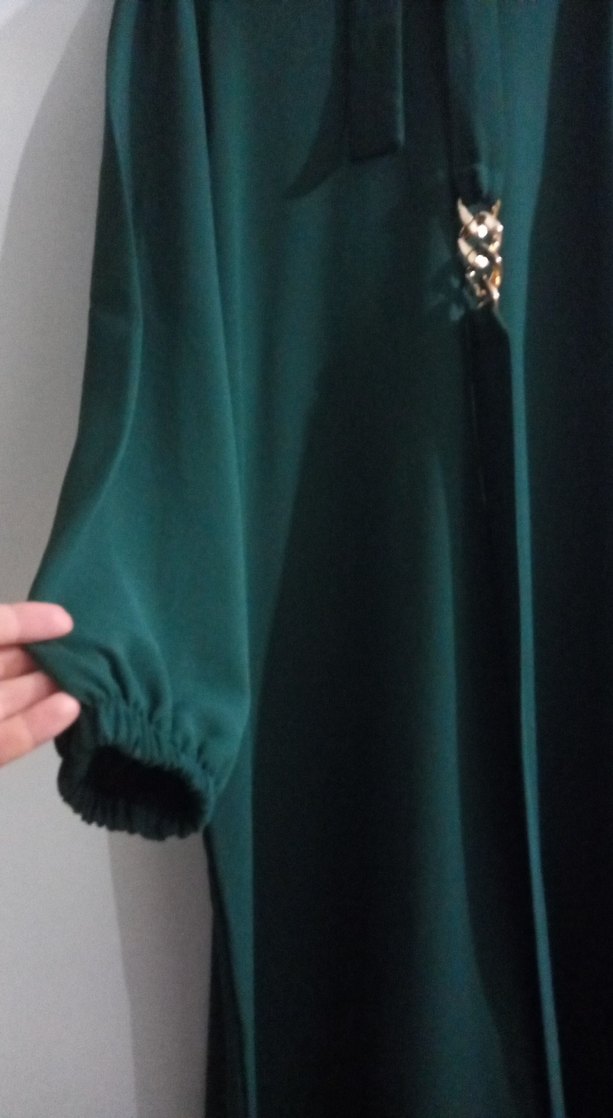 Zincir Detaylı Uzun Yeşil Elbise - Görsel 3