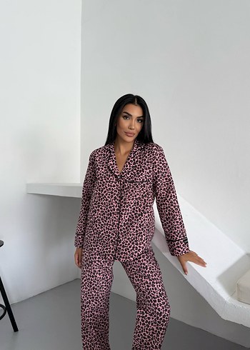 Leopar Desenli Uzun Kollu Pijama Takımı - Görsel 3