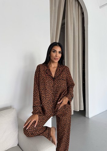 Kahverengi Leopar Desenli Uzun Kollu Kadın Pijama - Görsel 3
