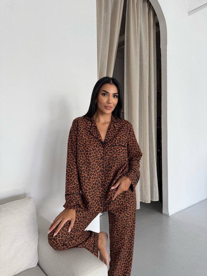 Kahverengi Leopar Desenli Uzun Kollu Kadın Pijama - Görsel 3