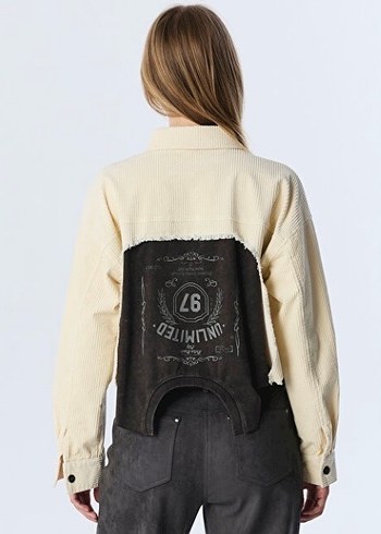 Düğmeli Bej Kadın Kısa Süet Gömlek - Görsel 4