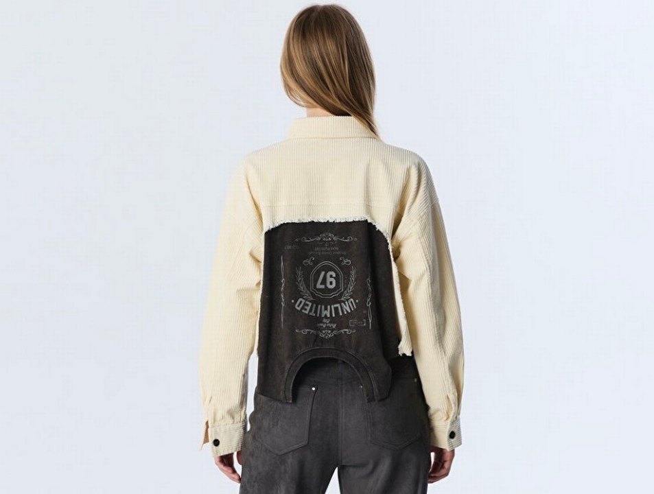 Düğmeli Bej Kadın Kısa Süet Gömlek - Görsel 4