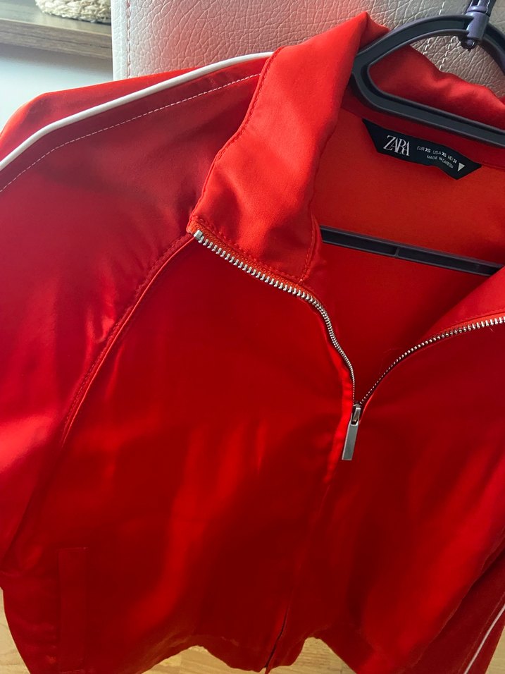 Kadın Kırmızı Parlak Fermuarlı Eşofman üstü - Görsel 3