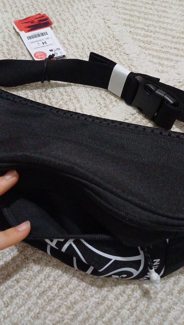 Fermuarlı Siyah bel çantası - Görsel 5