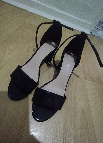Derimod topuklu ayakkabı - Görsel 4