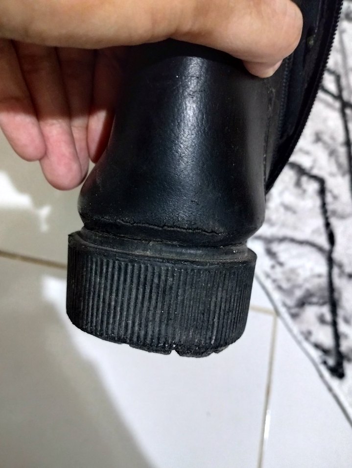 Siyah Deri Bağcıklı Stiletto Topuklu Bot - Görsel 5