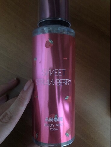 Angie body mist