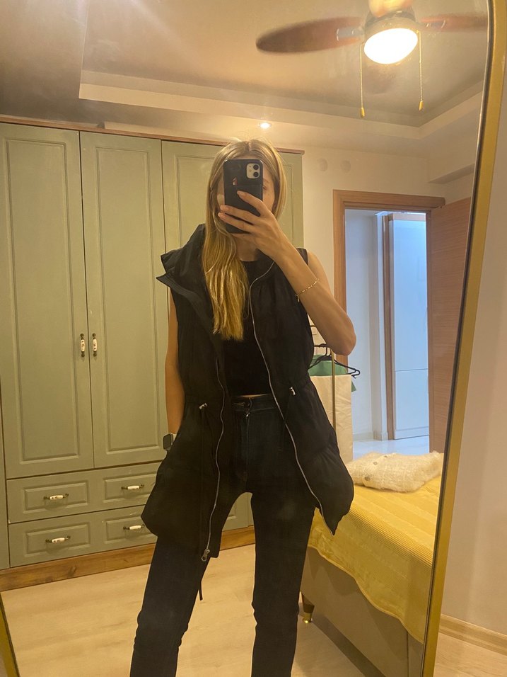 Siyah Midi Şişme Yelek - Görsel 4