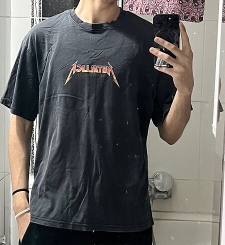 m Beden Metallica baskili tshirt