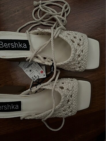Bershka Bershka topuklu sandalet