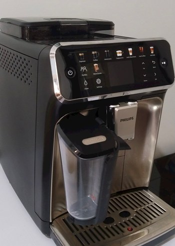 Beden Philips 5500 Serisi LatteGo Tam Otomatik Kahve Makinesi