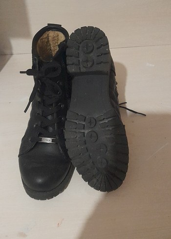 Siyah Deri Kadın Dolgu Topuklu Bot - Görsel 5