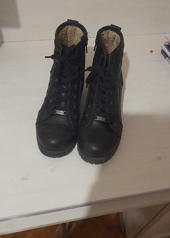 Siyah Deri Kadın Dolgu Topuklu Bot - Görsel 2