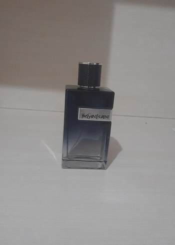 Yves Saint Laurent Siyah Minimalist Erkek Parfümü - Görsel 2