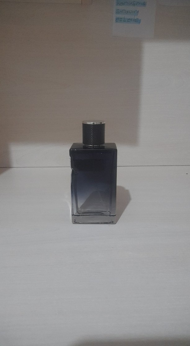 Yves Saint Laurent Siyah Minimalist Erkek Parfümü - Görsel 3