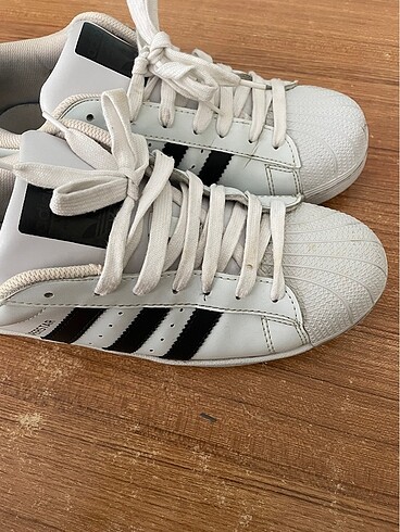 42 Beden beyaz Renk Adidas spor ayakkabı 42 numara temiz