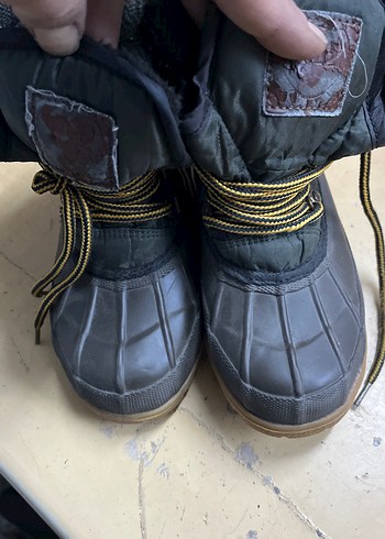 Kürklü Erkek Sokak Stili Bot - Görsel 3