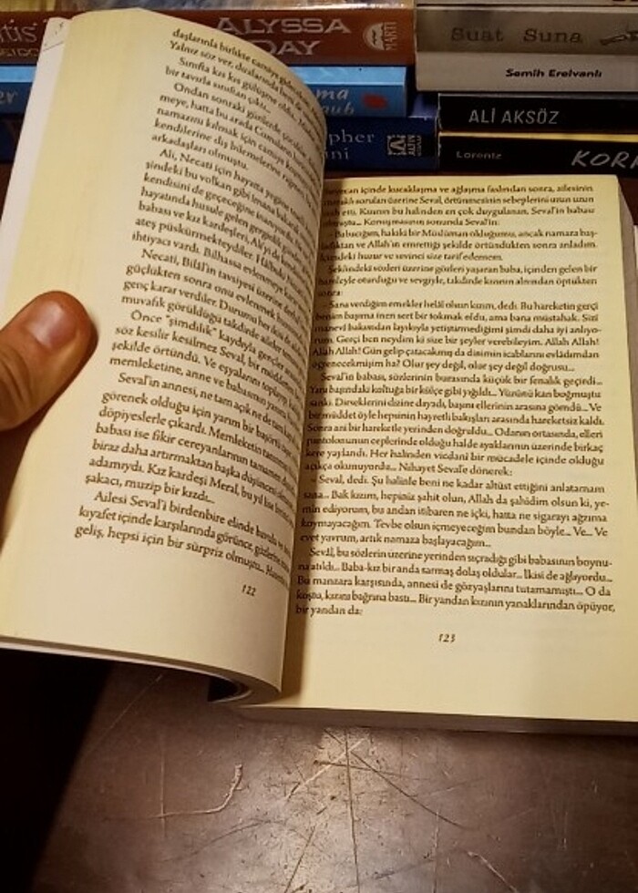 HUZUR SOKAĞI (NORMAL ROMAN BOY)

2011 - Görsel 3