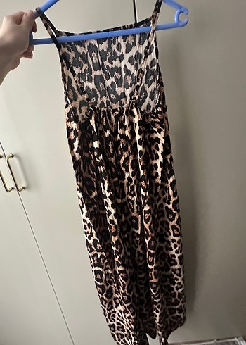 Zincir Detaylı Leopar Desenli Uzun Elbise - Görsel 2