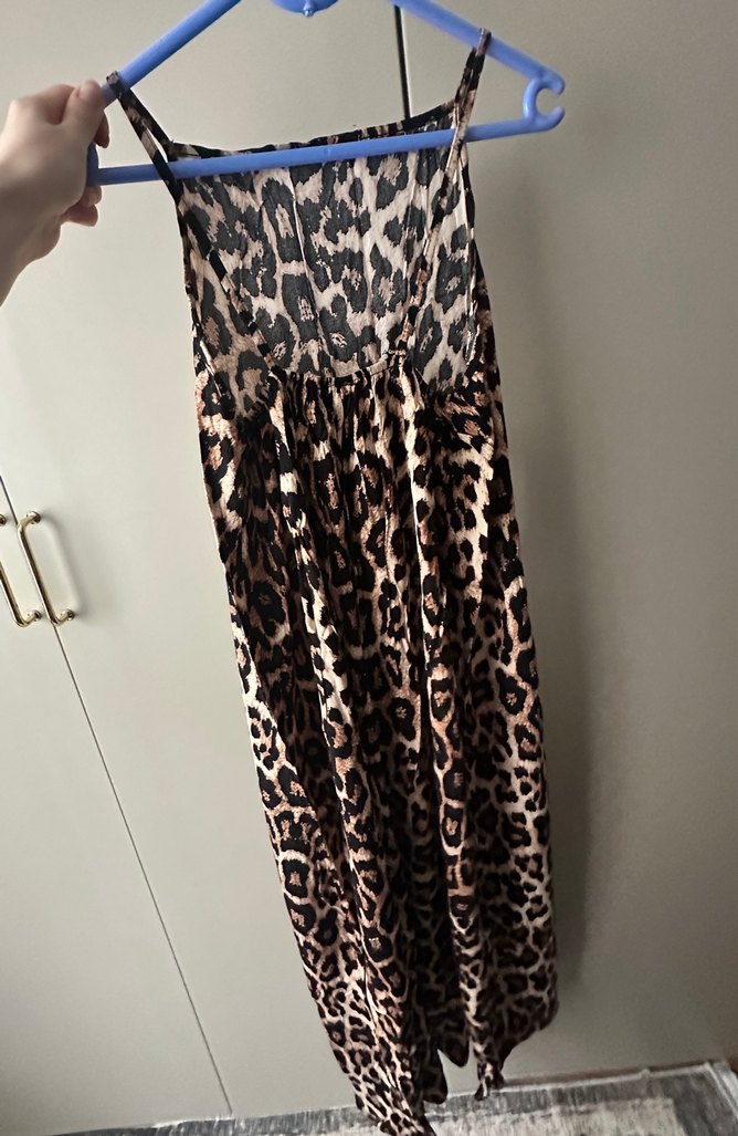 Zincir Detaylı Leopar Desenli Uzun Elbise - Görsel 2