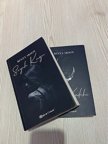  Beden Siyah Kuğu serisi- Beyza Aksoy 2 kitap