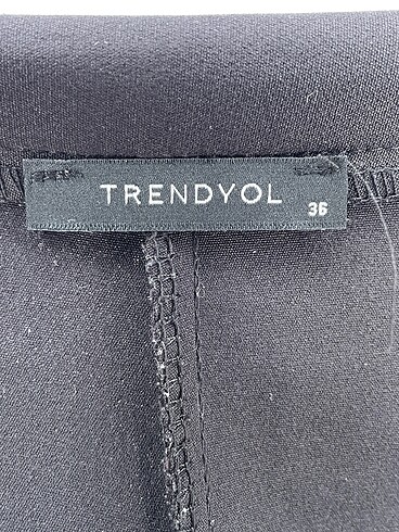 36 Beden siyah Renk Trendyol & Milla Düz Kesim %70 İndirimli.