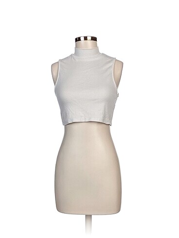 Bershka T-shirt %70 İndirimli.