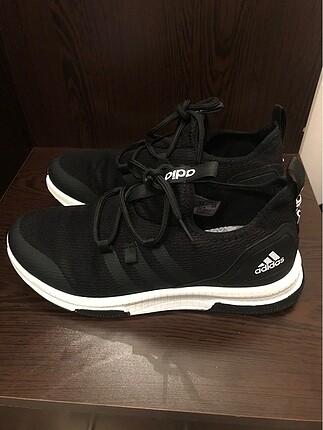 Hiç giyilmedi adidas erkek spor ayakkabı