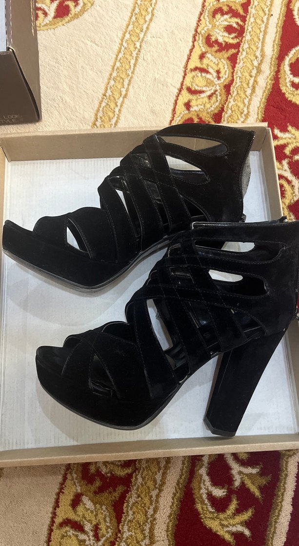 Kemer Detaylı Siyah Gotik Platform Topuklu Ayakkabı - Görsel 3