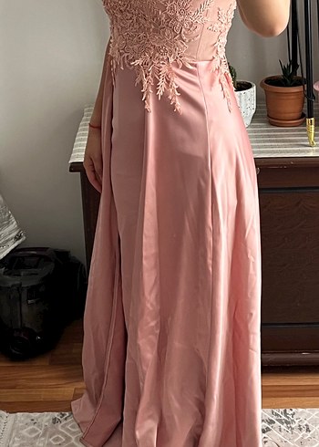 Abiye Dantel Detaylı Pembe Uzun Abiye Elbise