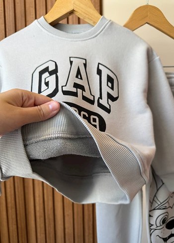 Gri GAP Baskılı Erkek Çocuk Eşofman Takımı - Görsel 2
