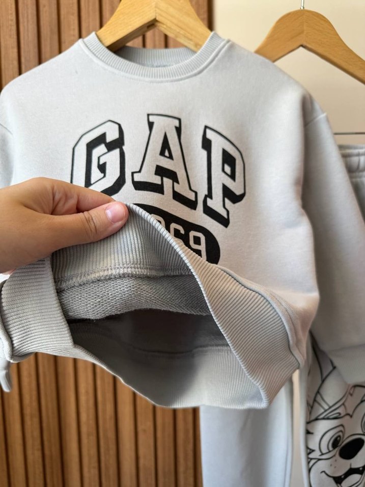 Gri GAP Baskılı Erkek Çocuk Eşofman Takımı - Görsel 2