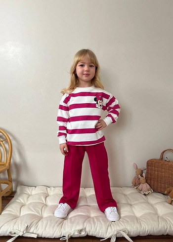 Kızlar İçin Pembe Çizgili Salaş Sweatshirt ve Eşofman - Görsel 3