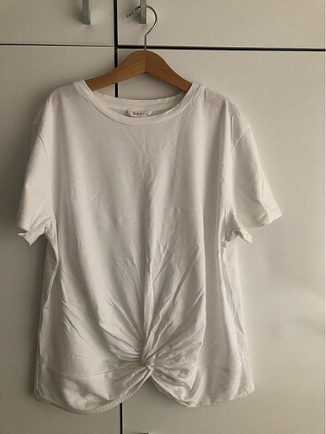 Dagi tshirt önden büzgülü