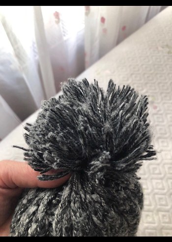 Gri Örgü Ponponlu Kadın Bere - Görsel 4