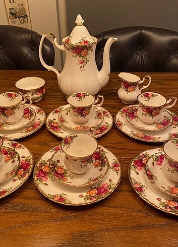 Royal Albert 6 Kişilik 22 Parça Fincan Takımı 