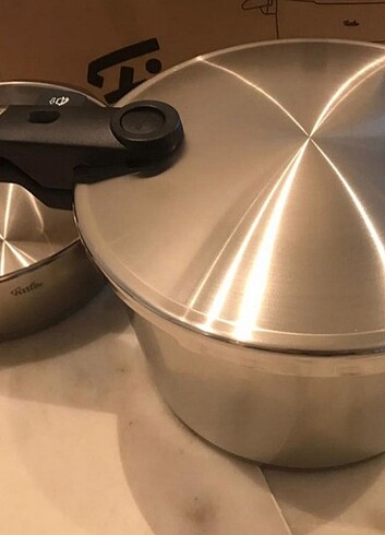  Beden Fissler İkili Düdüklü Tencere Takımı