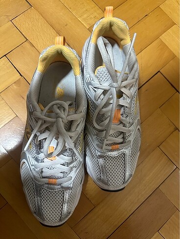 New Balance 530