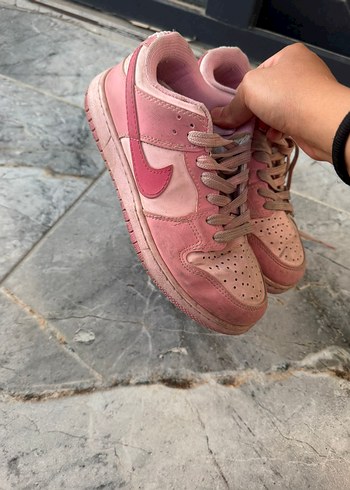 pembe dunk