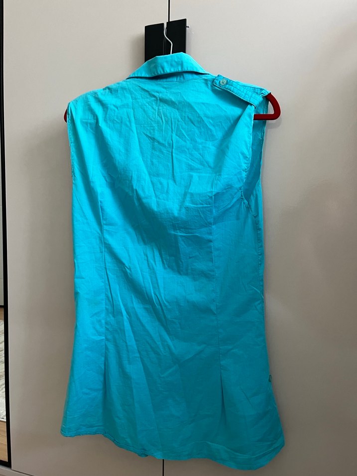 Düğmeli Mavi Kolsuz Kadın Gömlek - Görsel 2