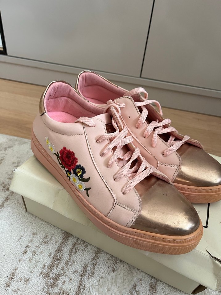 Pembe Nakışlı Platform Topuklu Spor Ayakkabı - Görsel 2