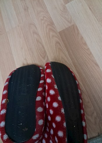 Kızlar için Kırmızı Puantiyeli Düğmeli Ev Terliği - Görsel 10