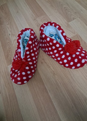 Kızlar için Kırmızı Puantiyeli Düğmeli Ev Terliği - Görsel 6