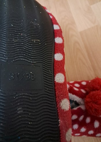 Kızlar için Kırmızı Puantiyeli Düğmeli Ev Terliği - Görsel 7