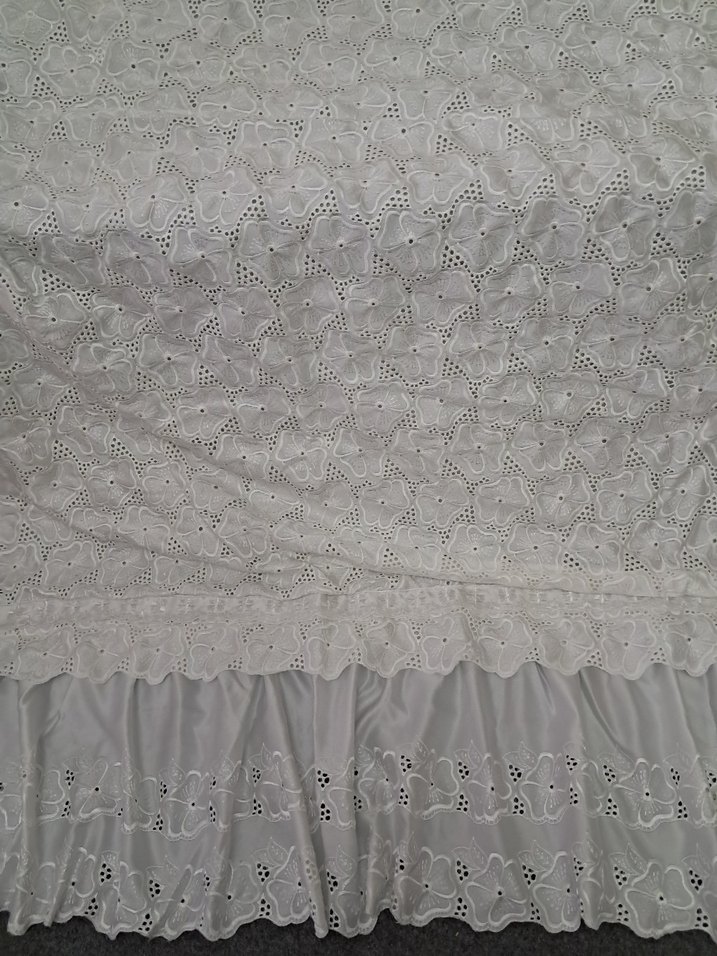 Gri İşlemeli Yatak Örtüsü - Görsel 5